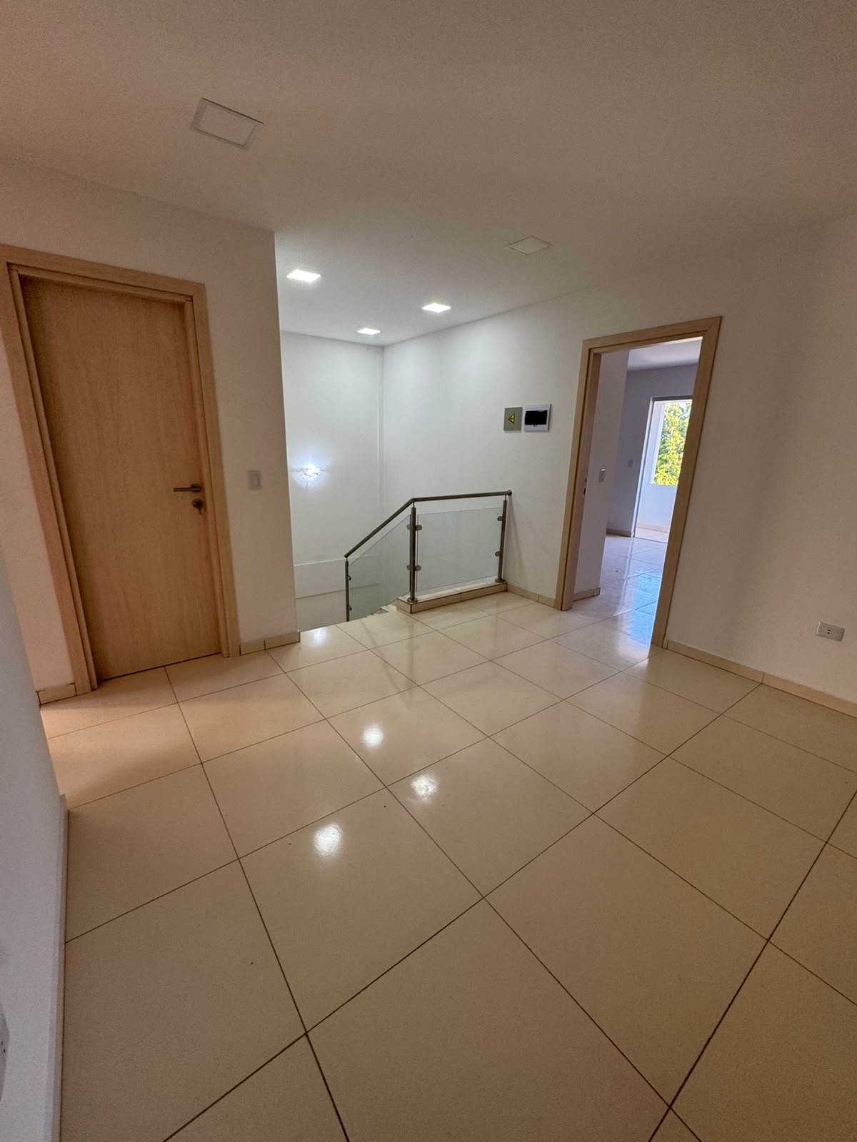 EN ALQUILER   DÚPLEX MODERNO A  ESTRENAR EN LOMA PYTA — foto 3