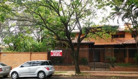 Oportunidad Residencia En Esquina 1.320m2 A Pasos De Av. Mariscal Lopez
