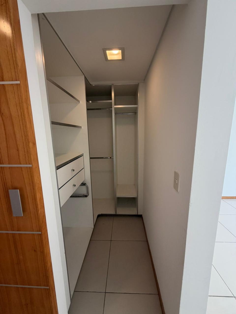 Alquilo amplio Departamento de 3 Dormitorios | Barrio Mariscal López — foto 2