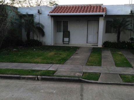 Vivienda Semi-amoblada En Condominio Cerrado