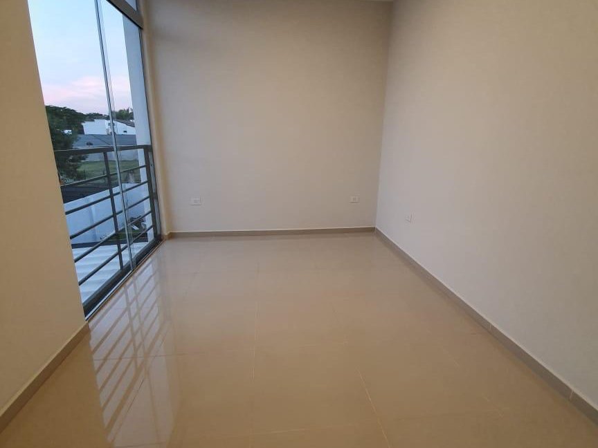 ALQUILO DUPLEX DE 2 DORMITORIOS EN MBURUCUYA — foto 3
