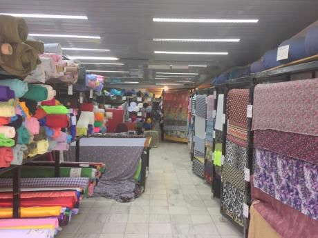Local De 250m2 En Alquiler En Andes Y Soriano - Centro