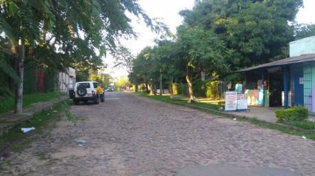Terreno De 738 M2 En Esquina - Asunción - Santísima Trinidad