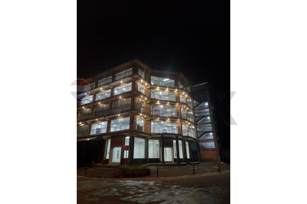 Edificio - Alquiler - Villa Elisa, Central, Paraguay, Este es el lugar! — foto 2