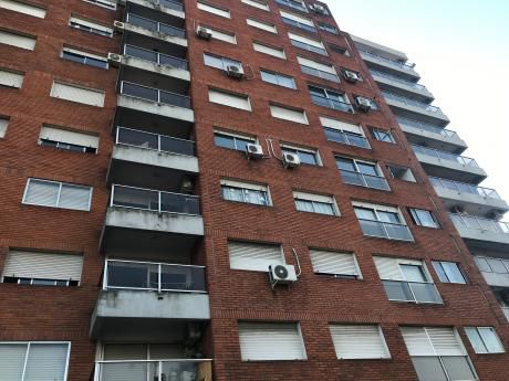 Apartamento Parque Batlle, 3 Dorm, 2 Baños. Impecable
