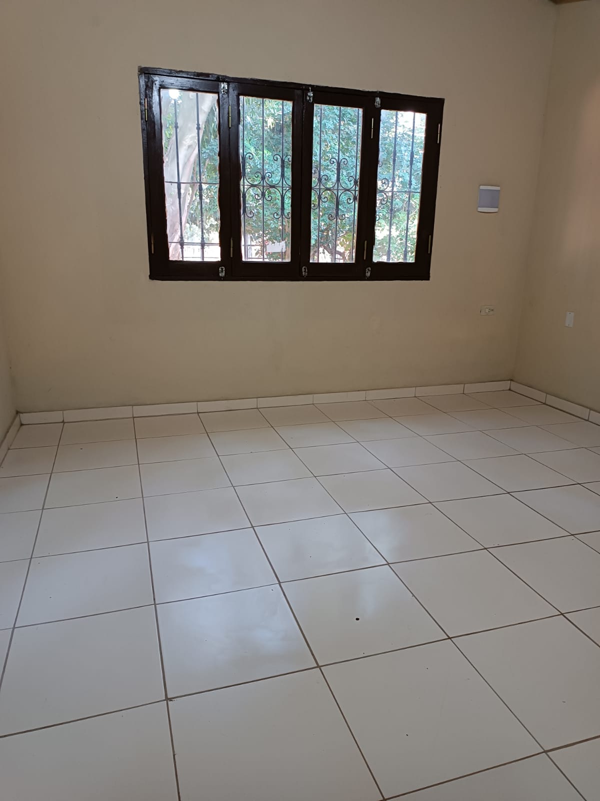 VENDO CASA EN PEDROSO YPACARAÍ DE CALLE A CALLE — foto 2