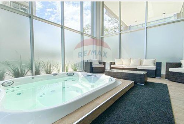 EN ALQUILER AMPLIO PENTHOUSE — foto 2
