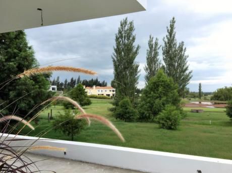 A Estrenar, Con Diseño, Barrio Privado La Tahona Con Costa Al Lago