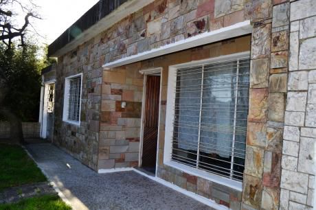 Casa 2 Dormitorios Y Apartamento