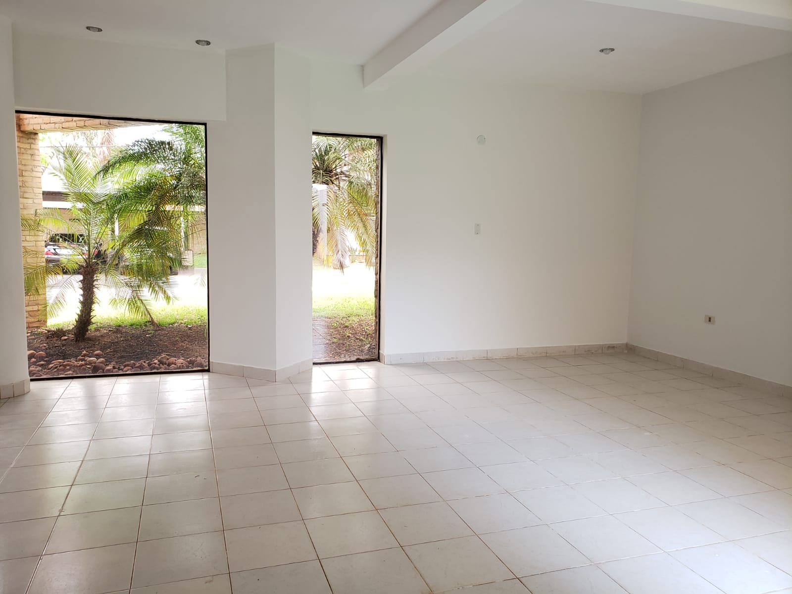 Muy Linda Casa En Barrio Cerrado  Zona Aeropuerto ! — foto 2