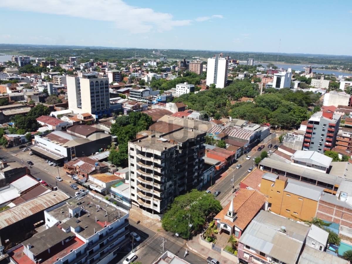 Edificio a terminar en Venta en pleno centro de Encarnacion — foto 3