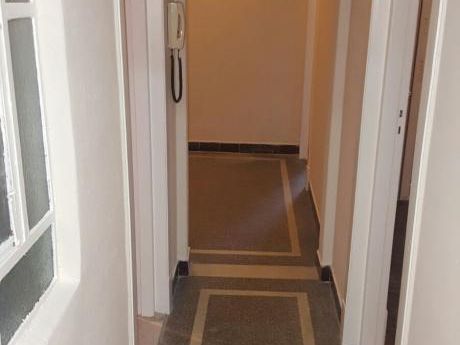 A Pasos De Avenida Dieciocho De Julio, Zona De Facultades