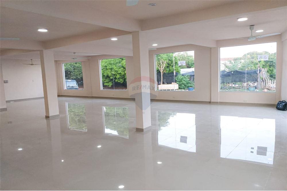 Alquilo amplio salón en San Lorenzo — foto 2
