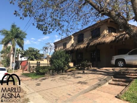 Residencia En Ykua Sati