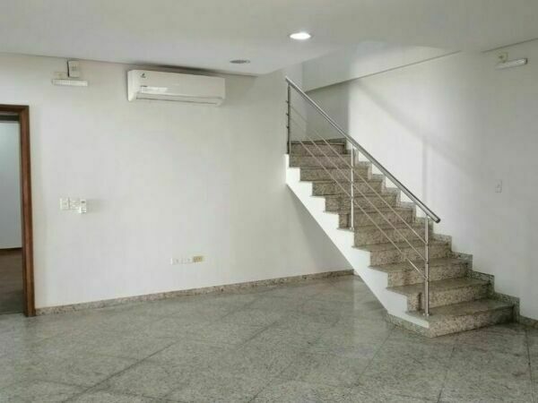 ALQUILO OFICINA DE 2 PLANTAS EN EL CENTRO DE ASUNCION — foto 3