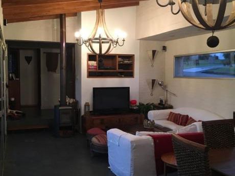 Imperdible Casa Comoda De 3 Dormitorios