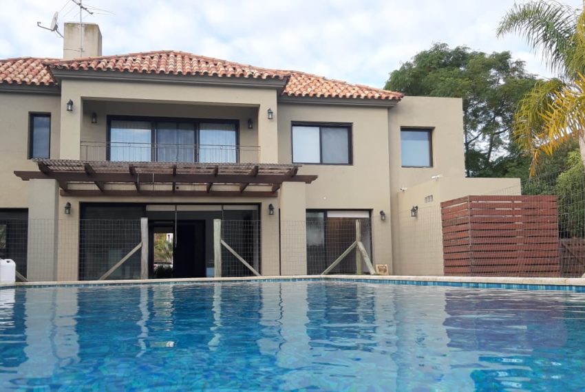 TWO STOREY TRADITIONAL CHALET LOMAS DE LA TAHONA