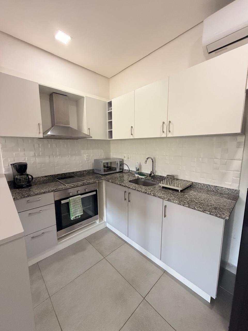 Vendo Monoambiente Amoblado con Cochera en Zona Denis Roa — foto 2
