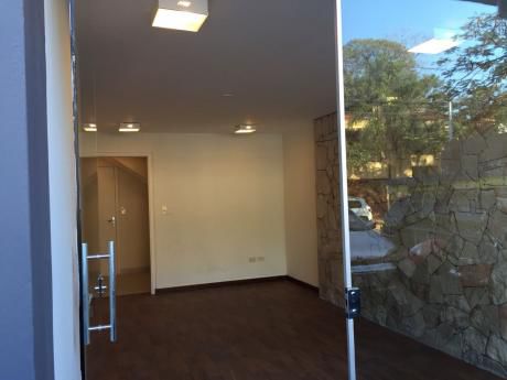Alquilo Salón Comercial En Villa Morra