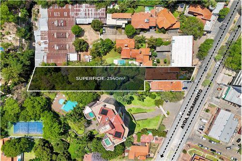 Vendo terreno sobre avenida Sacramento — foto 2