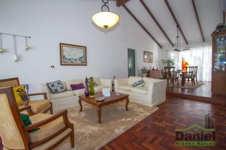 Casa En Venta Barrio Equipetrol