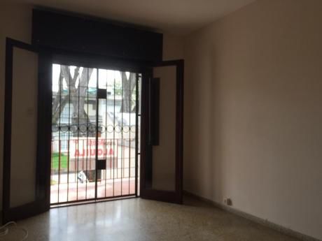 Casa Ph 1 Cuadra Rambla Frente Excelente Estado Balcón Y Amplia Terraza