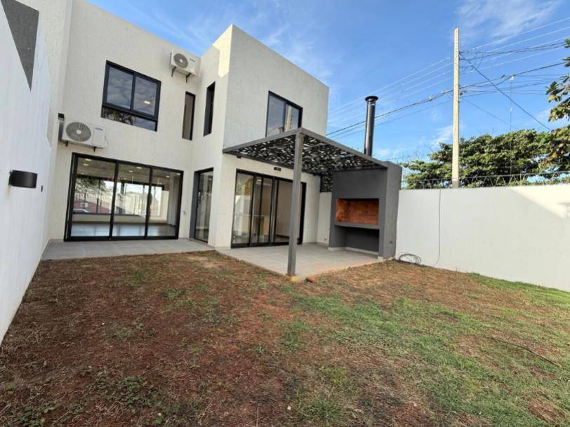 Alquilo Duplex Premium en Luque Laurelty — foto 2