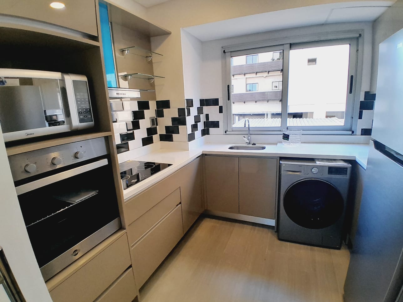Alquilo Hermoso y Amplio Dpto Amoblado de 2 Habit en Suite en Mburucuya — foto 2