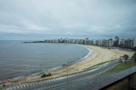Luxury Waterfront View 3bedroom Apt Pocitos