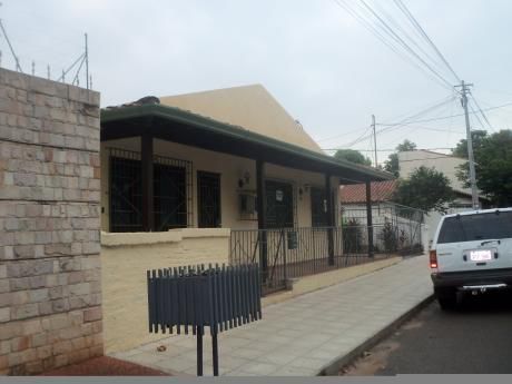 Villa Morra Esquina Toda En Una Planta 6 Habitaciones