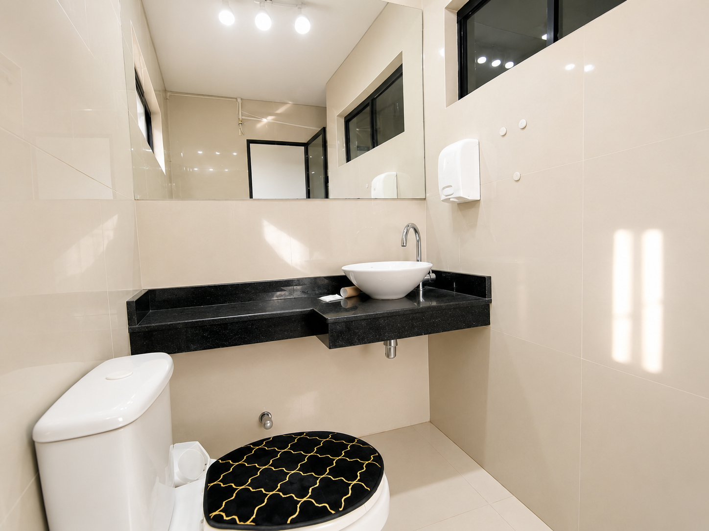 Alquilo Oficina 50 M2 — foto 2