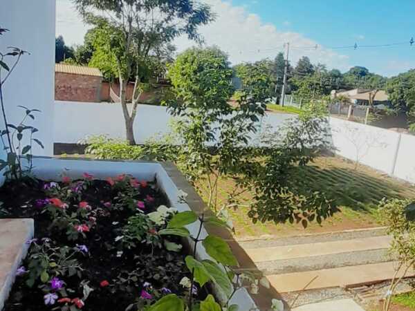 VENDO POR VIAJE CASA EN CUIDAD DEL ESTE — foto 2