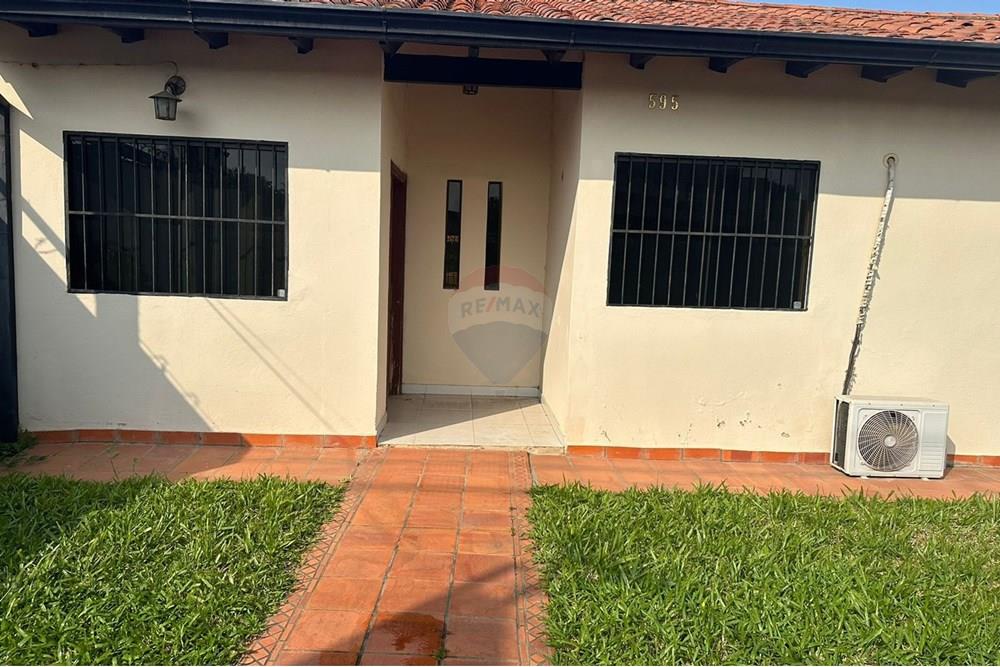 ALQUILO CASA CON PISCINA EN MARIANO ROQUE ALONSO — foto 2