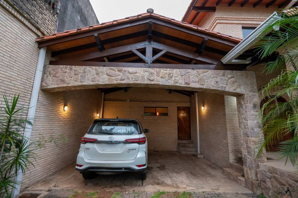 ESPECTACULAR RESIDENCIA ZONA DEL YACHT Y GOLF CLUB PARAGUAYO — foto 3