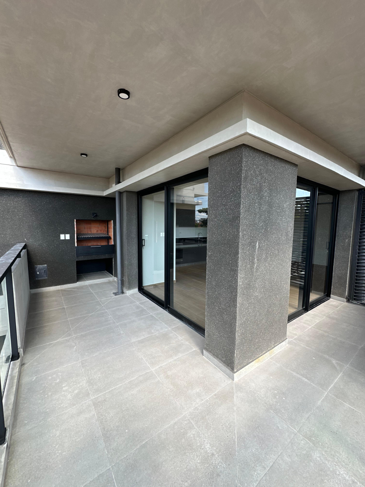 AMPLIO DEPARTAMENTO EN ALQUILER CON DOBLE COCHERA ZONA LOS LAURELES — foto 3