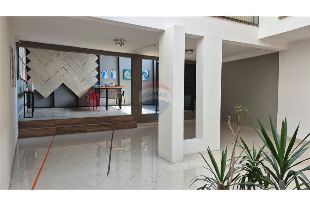 Local Comercial - Alquiler - Fernando De La Mora, Paraguay — foto 2