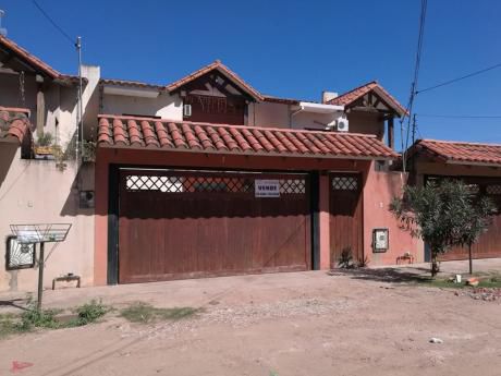 Casa De 2 Plantas En Venta