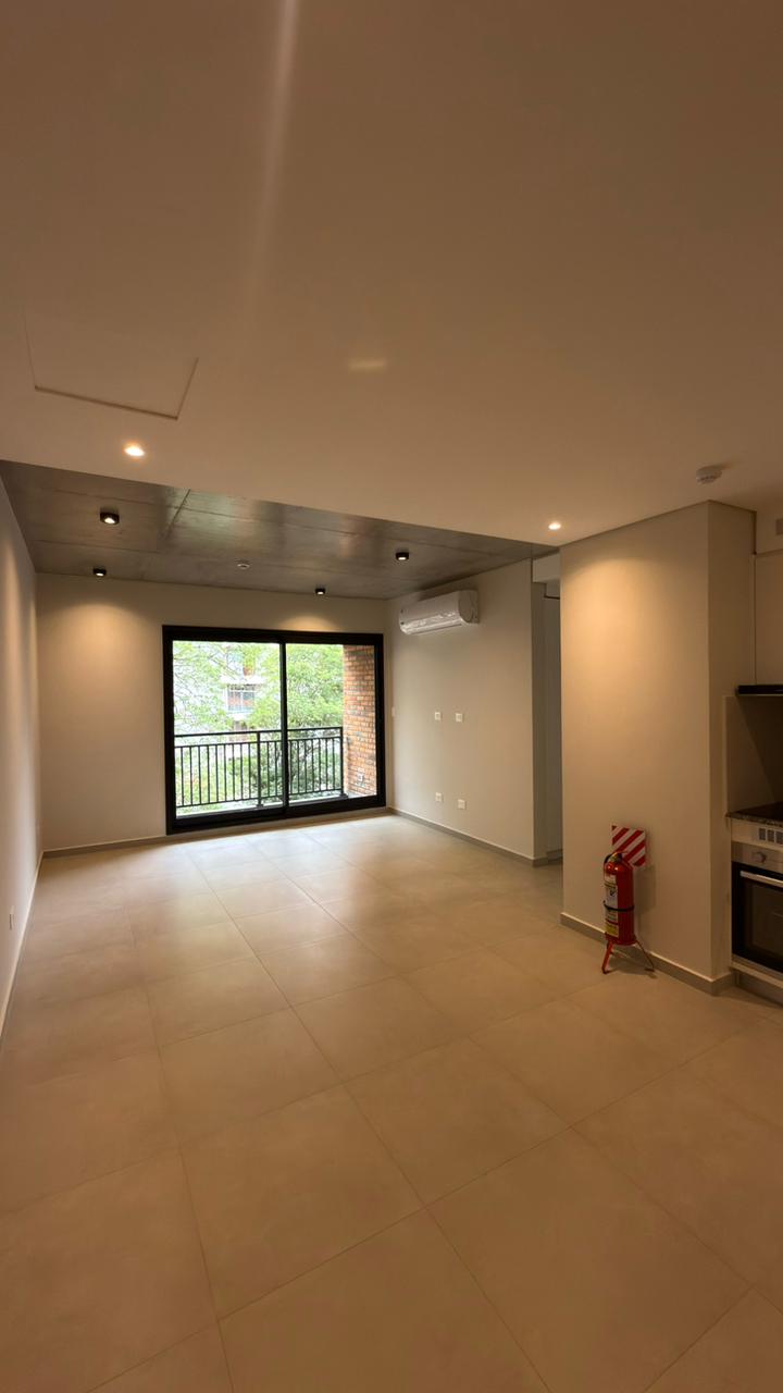 ALQUILER DE DEPARTAMENTO EN EDIFICIO URBAN CUMBRES LUQUE — foto 2