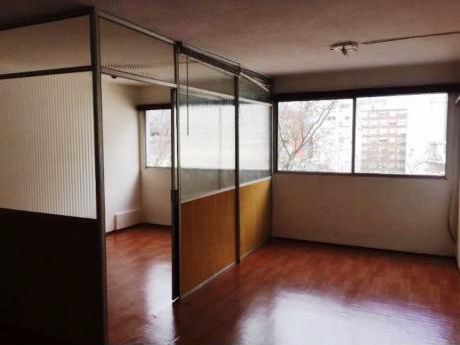 Venta De Apartamento Monoambiente En Centro, Montevideo