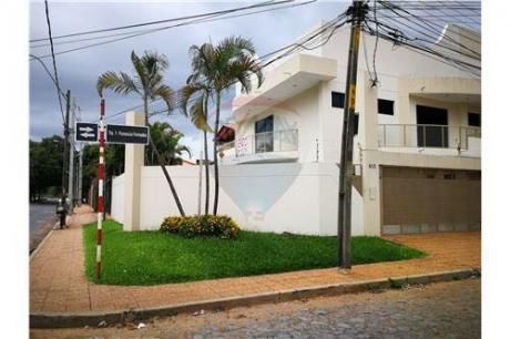Hermoso Duplex Amoblado Con Piscina