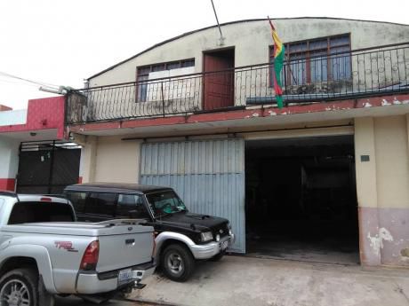 Casa De Dos Planta En Venta/anticretico Sup. 250 Mts2
