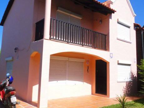 Venta Casa En 2 Plantas En Atlantida 0e0ca416at