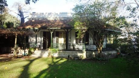 Casa Estilo Campestre, En La Mejor Esquina Del Prado, Hermosa Vegetación