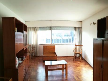 18 De Julio Y E.acevedo. 3 Dorm