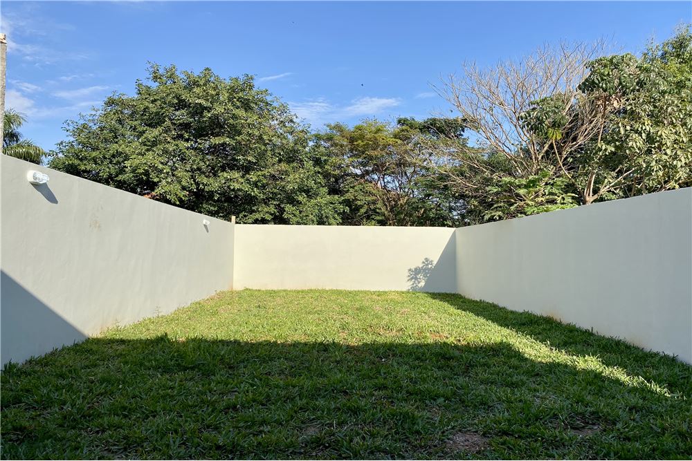 Chalet - Venta - Luque, Paraguay — foto 3