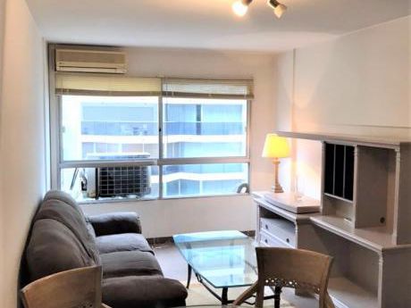 Scoseria Casi Rbla, Apto. 1 Dorm Con Muebles Impecable.