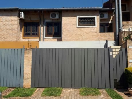 Alquilo Duplex En Bo. Mburucuya Gs. 4.000.000