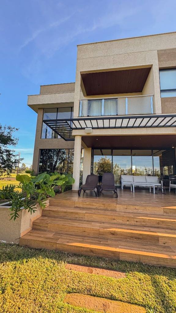 E VENTA CASA DE LUJO CON TECNOLOGÍA SMART HOME EN AGUAVISTA — foto 2