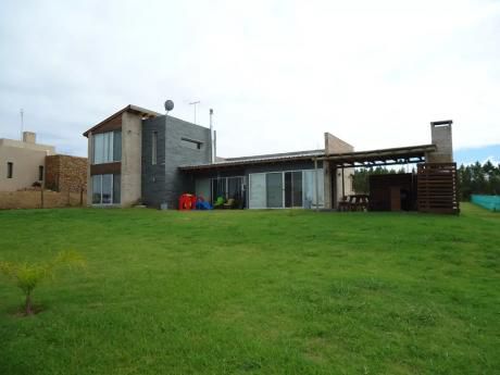 Casa Unica En Altos De La Tahona!