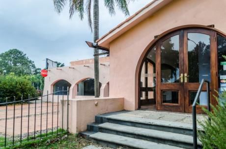 Alquiler Excelente Casa En Carrasco Sur, Ideal Local Comercial.
